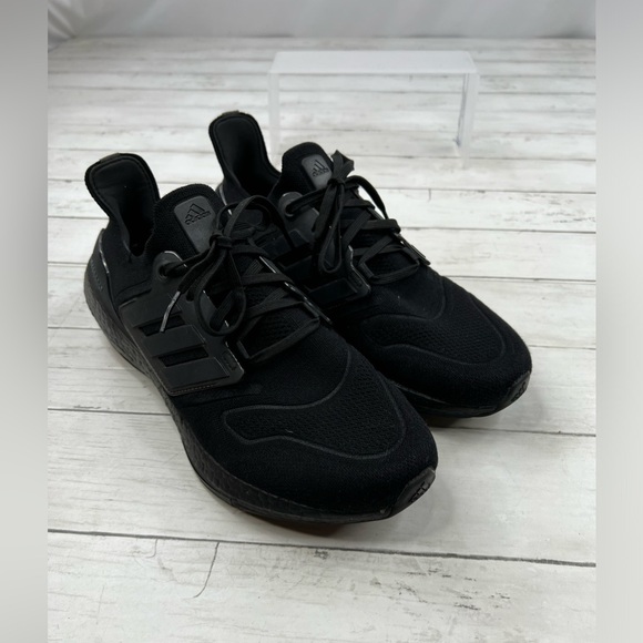 Adidas UltraBoost 22 Men’s Size 11 Triple Black Shoes Sneakers - Picture 2 of 12